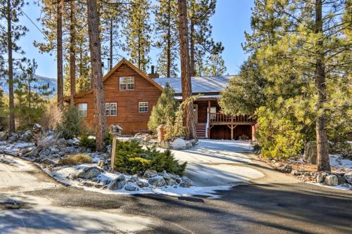Pine Mountain Club Casa | Pine Mountain Club Log Home with Deck and Grill!
