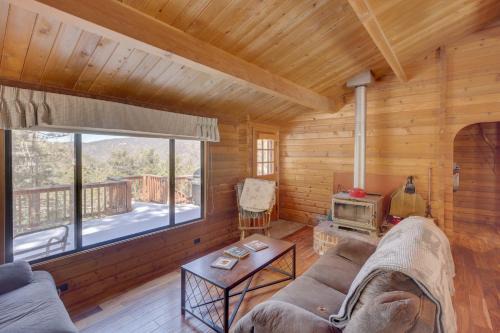 Pine Mountain Club Casa | Pine Mountain Club Cabin Rental with Pool Access!
