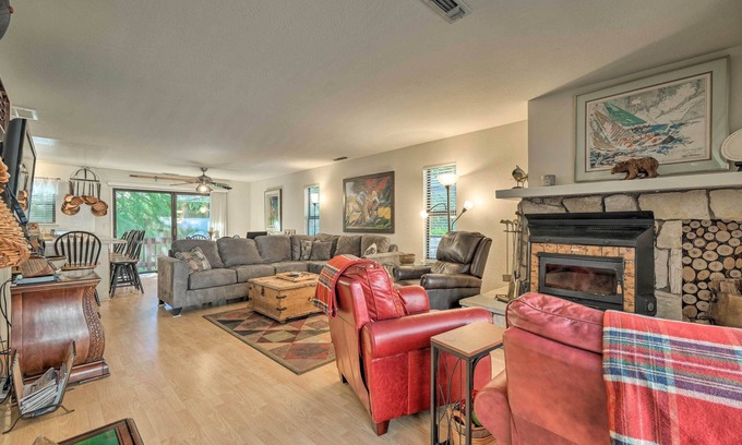 Groveland Casa | Pine Mountain Lake Haven w/ Spacious Deck!