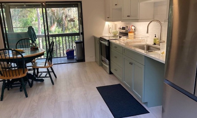 Osprey Condominio | PIne Run, Osprey. Comfortable & convenient 2 BR condo, walk to Casey Key