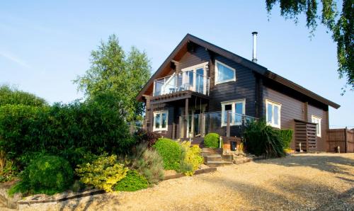 Pentney Casa | Pine Tree Lodge - Pentney Lakes