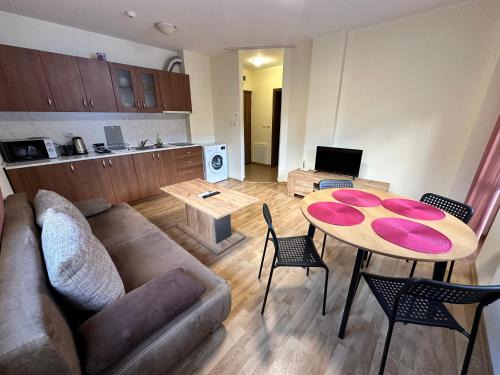 Shiligarnika Apartamento | Pine Tree one bedroom apartment