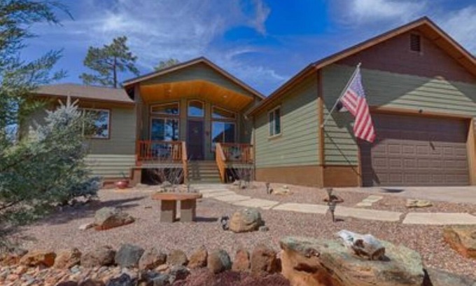 Show Low Cabina | Pine Tree View Mountain Escape!