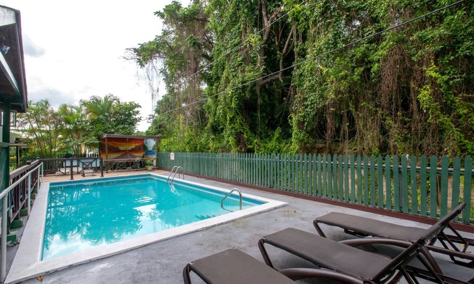Ocho Rios Hotel | Pineapple Court Hotel