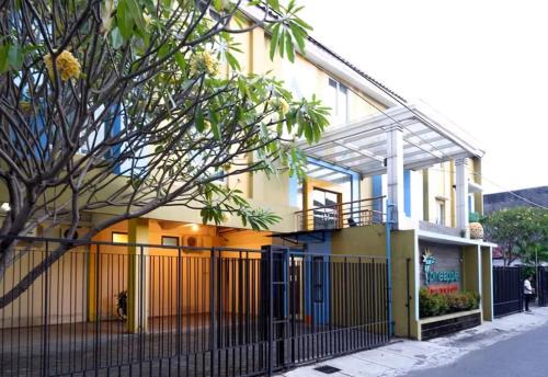 Laweyan Apartamento | Pineapple Mansion Guest House Solo