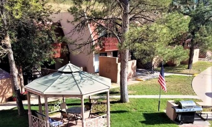 Ruidoso Apartamento | Pinecliff Village