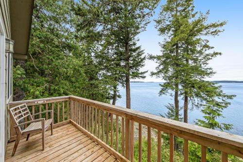 Eastsound Casa | Pinecone Cabin