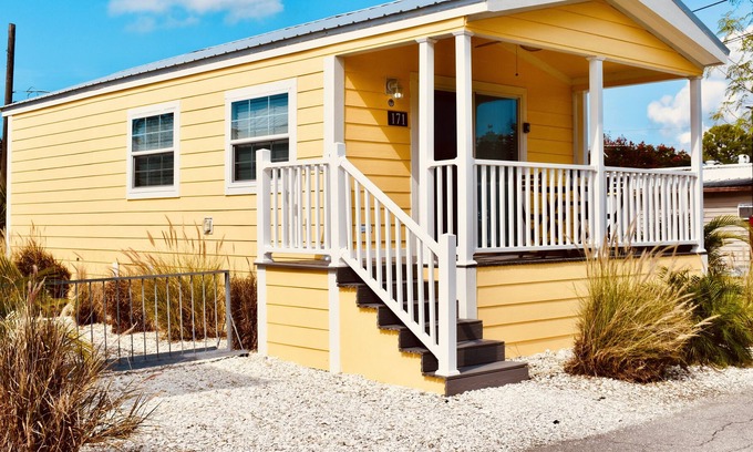 Southgate Cabaña | Pinecraft Tiny Home 2 - Nuevo, acogedor y limpio