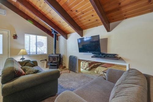 Cold Springs Casa | Pinecrest Dodge Ridge Cabin Shared Outdoor Space
