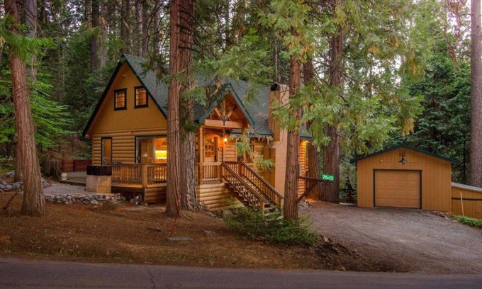Mi-Wuk Village Cabina | Pinecrestarearentals#19 9/5-12/10 no holidays book 2 nights get 3rd night free.