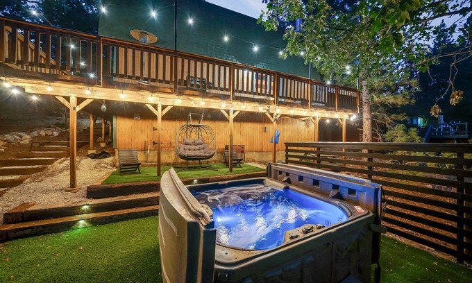 Sugarloaf Cabina | PineDenCabin: HotTub+Arcade+FirePit+EV Charger