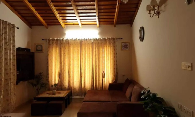Bhowali Apartamento | Pinegreen Chalets- 2 Bedroom WiFi Vacation Home