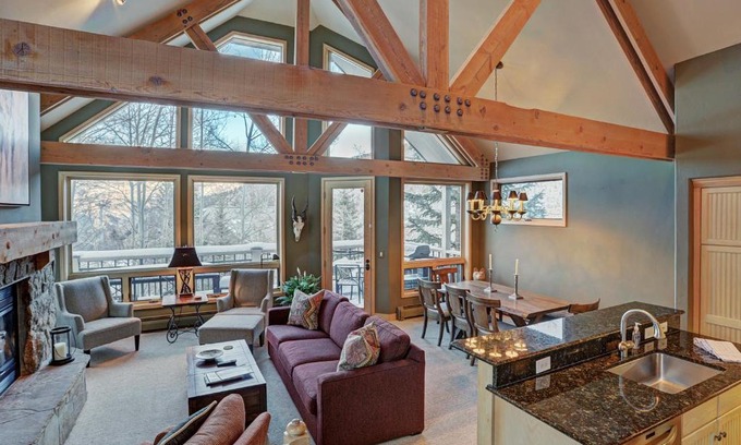 Beaver Creek Casa | Pines TH01