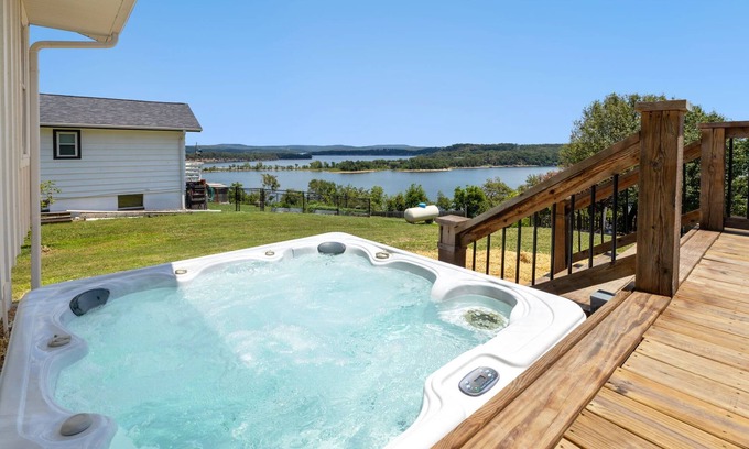 Beaver Shores Casa | Pineview - Beaver Lake - 2 Living Rooms - Hot Tub