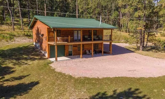 Custer Casa | *Pinewoods Cabin* Secluded wilderness and wildlife