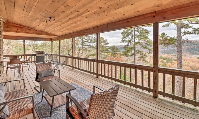 Boswell Cabina | Piney Bluff Retreat with Mountain Views!