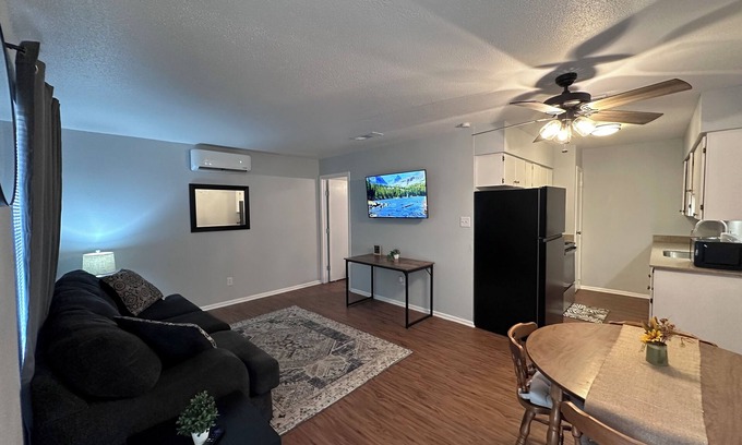 Texarkana Apartamento | Piney Woods 7 - King Bed