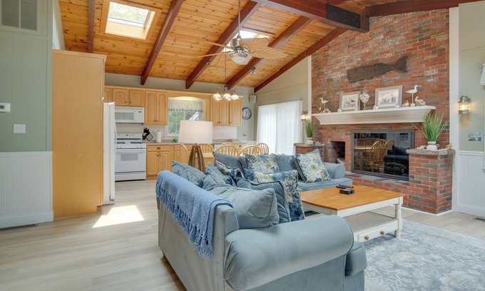 Silver Beach Casa | ��NUEVO! Acogedor North Falmouth Home w / casa de huéspedes y A / C!