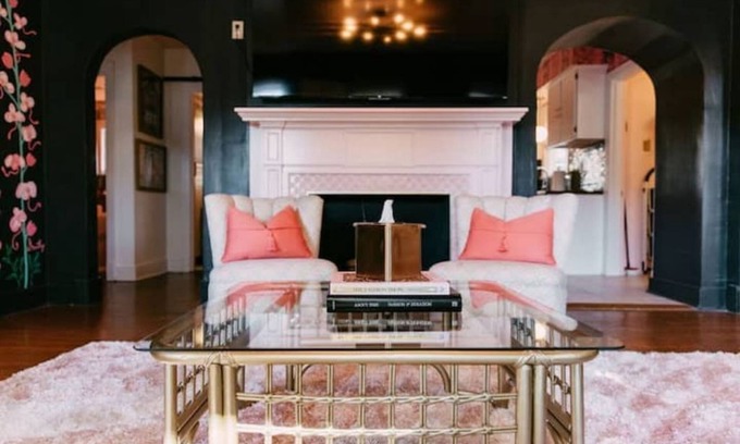 Vollintine-Evergreen Casa | Pink Brick Rhode at Pettigrew Adventures