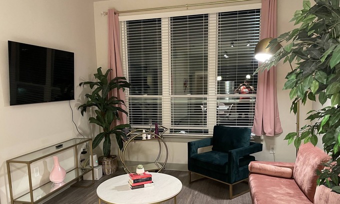 Riverside Apartamento | Pink Dreams Tempe Luxury Stay