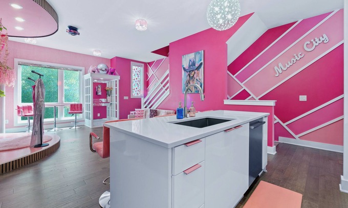 Nashville Apartamento | Pink Honky-Tonk – Nashville’s ultimate Barbiecore getaway!