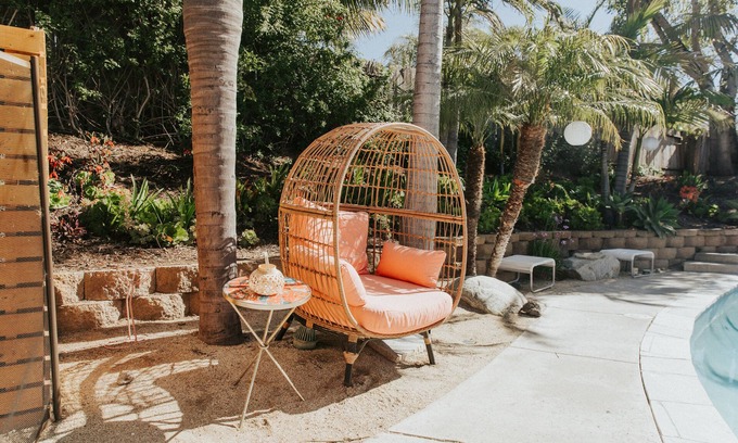 Fire Mountain Casa | Pink Paradise Inn - 5 BR Fun Retro Home w/ Pool