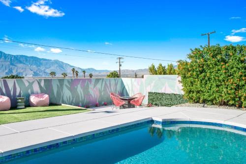 Desert Hot Springs Casa | PinkBlissHouz - Pool, Spa, Firepit, Themed Rooms by MariamsBnb