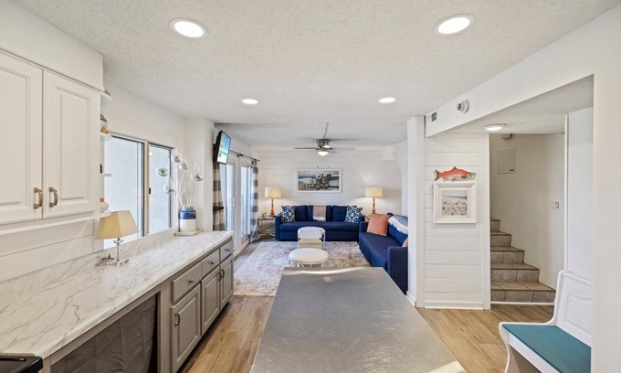 Sunnyside Condominio | Pinnacle Port 304a