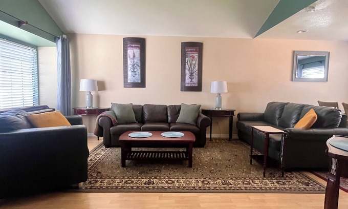 Pinole Casa | Pinole Valley Hills Family Retreat