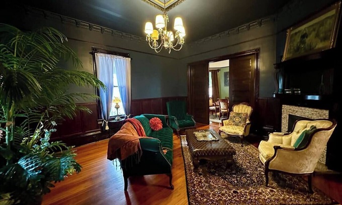 Talladega Apartamento | Pinwheel Place off the Square