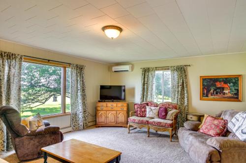 Sanborn Casa | Pioneer-Era Retreat in Sanborn with Museum Access