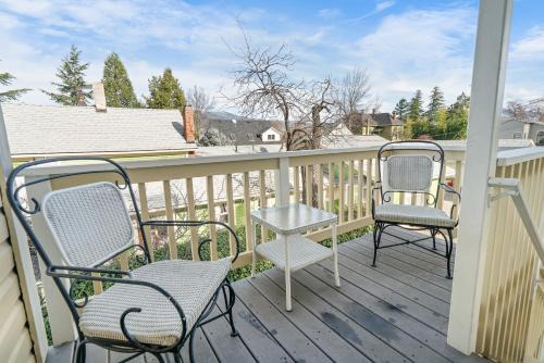 Historic Downtown District Casa | Pioneer Vacation Rentals - Pioneer North Suite downtown Ashland
