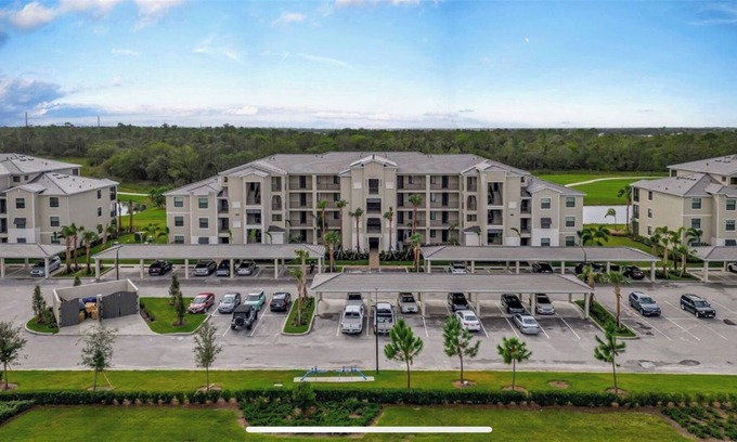 Braden River Condominio | Piper View at Lakewood National: A beautiful golf condo 30 mins to the beach ⛳🏖