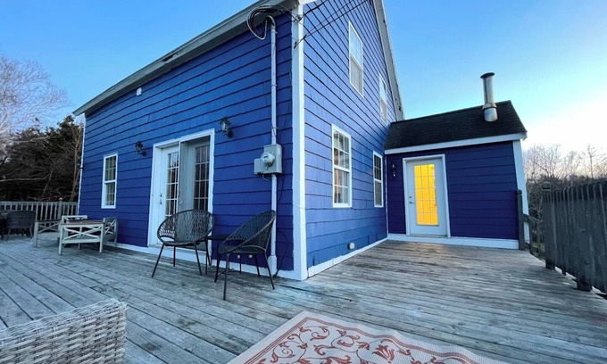 Inverness Cabaña | PIPERS COTTAGE -Family & dog friendly, blending rustic charm with modern comfort