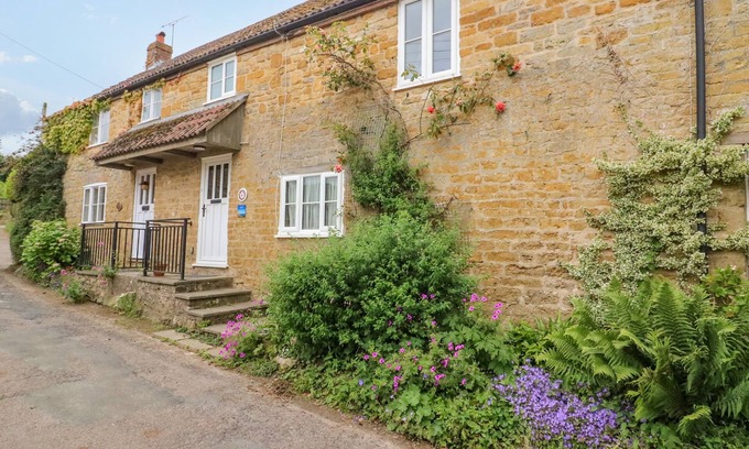 Bridport Cabaña | Pippins Loders, BRIDPORT