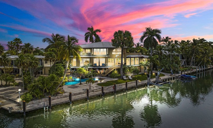 Venetian Shores Casa | Pirate’s Château ~ A Luxurious Islamorada Escape