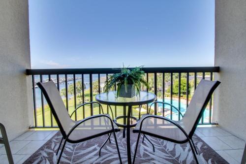 Fort Walton Beach Hotel | Pirates Bay A402