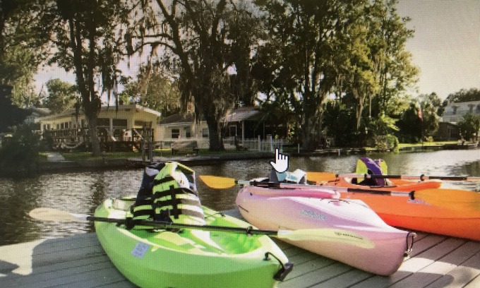 Weeki Wachee Gardens Casa | PIRATES COVE - Bicicletas, kayaks, parrilla al aire libre, muelle de barcos, y más incluido ......