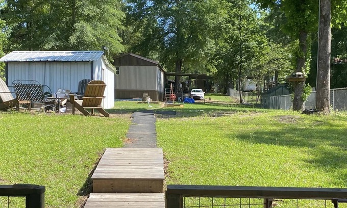 Florien Casa | Pirates Cove WATERFRONT, Boat House! Fire Pit!