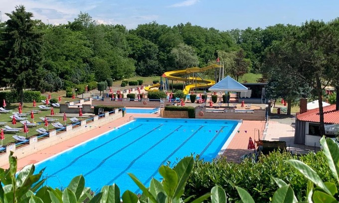 Santhia Cama Y Desayuno | Piscina San Lorenzo