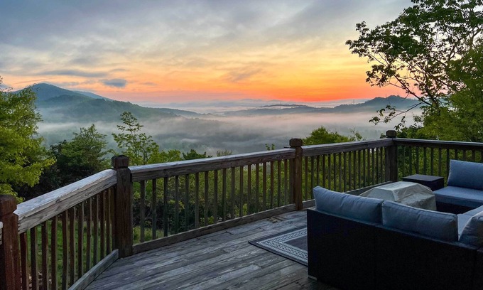 Pisgah Forest Casa | Pisgah Forest Home w/ Large Deck & Mountain Views!