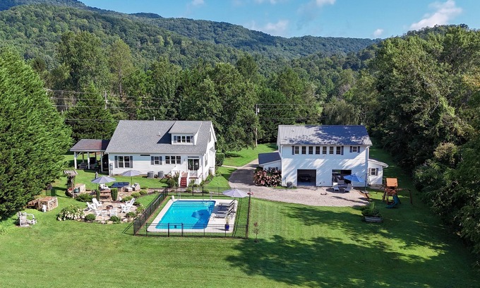 Candler Casa | Pisgah Poolside Peaks Retreat | Mountain Views + Private Pool | Near Asheville