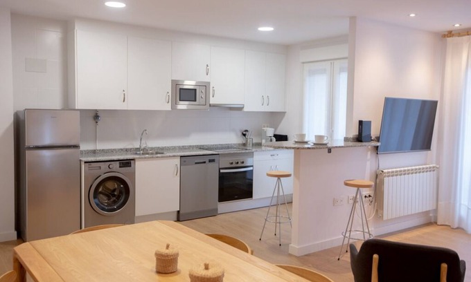 Seguencu Condominio | Piso en el Centro de la Ciudad de Cangas de Onis, con Vista al rio Sella