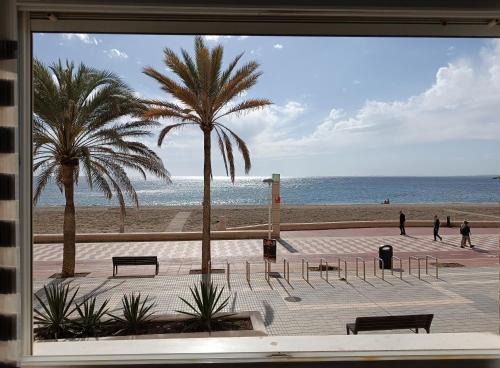 Almeria Apartamento | Piso primera línea playa Almería