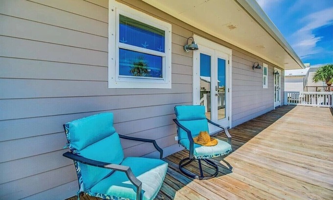 Pensacola Beach Cabaña | Pissitaway Getaway