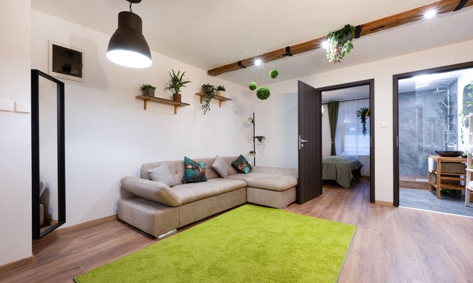 Koszeg Apartamento | Pistachio 2+2/Central /Airconditioner/Family Friendly/Comfortable bed/FastWIFI