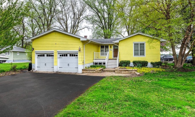 Fox Lake Casa | Pistakee Marina Boat House