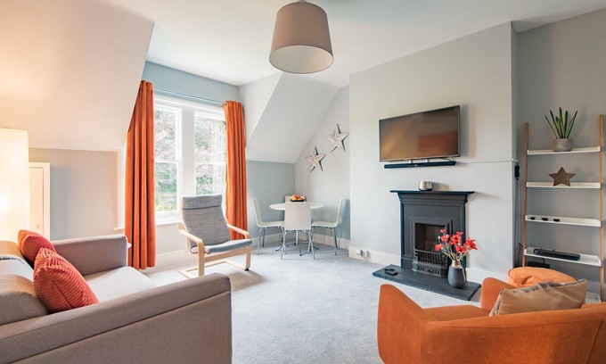 Canterbury Apartamento | Pitch Perfect by Bloom Stays - comfortable apartment near City Centre with parking