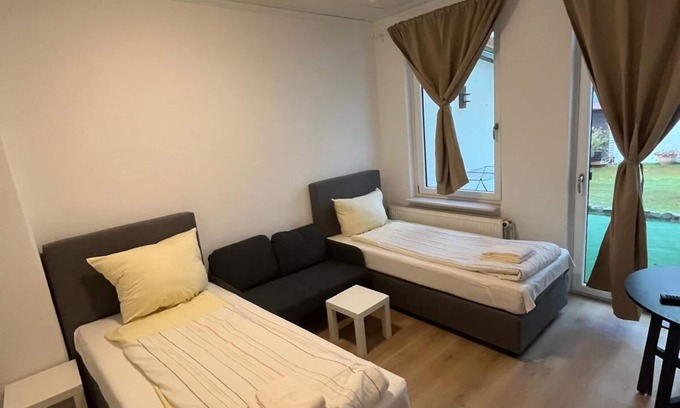Neumuenster Casa | Plöner Straße 173 - 4 bedrooms with 2 bathrooms