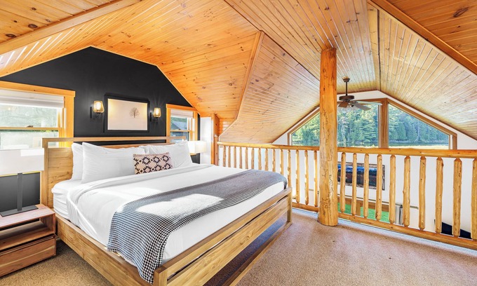 Lake Placid Hotel | Placid Bay Hotel